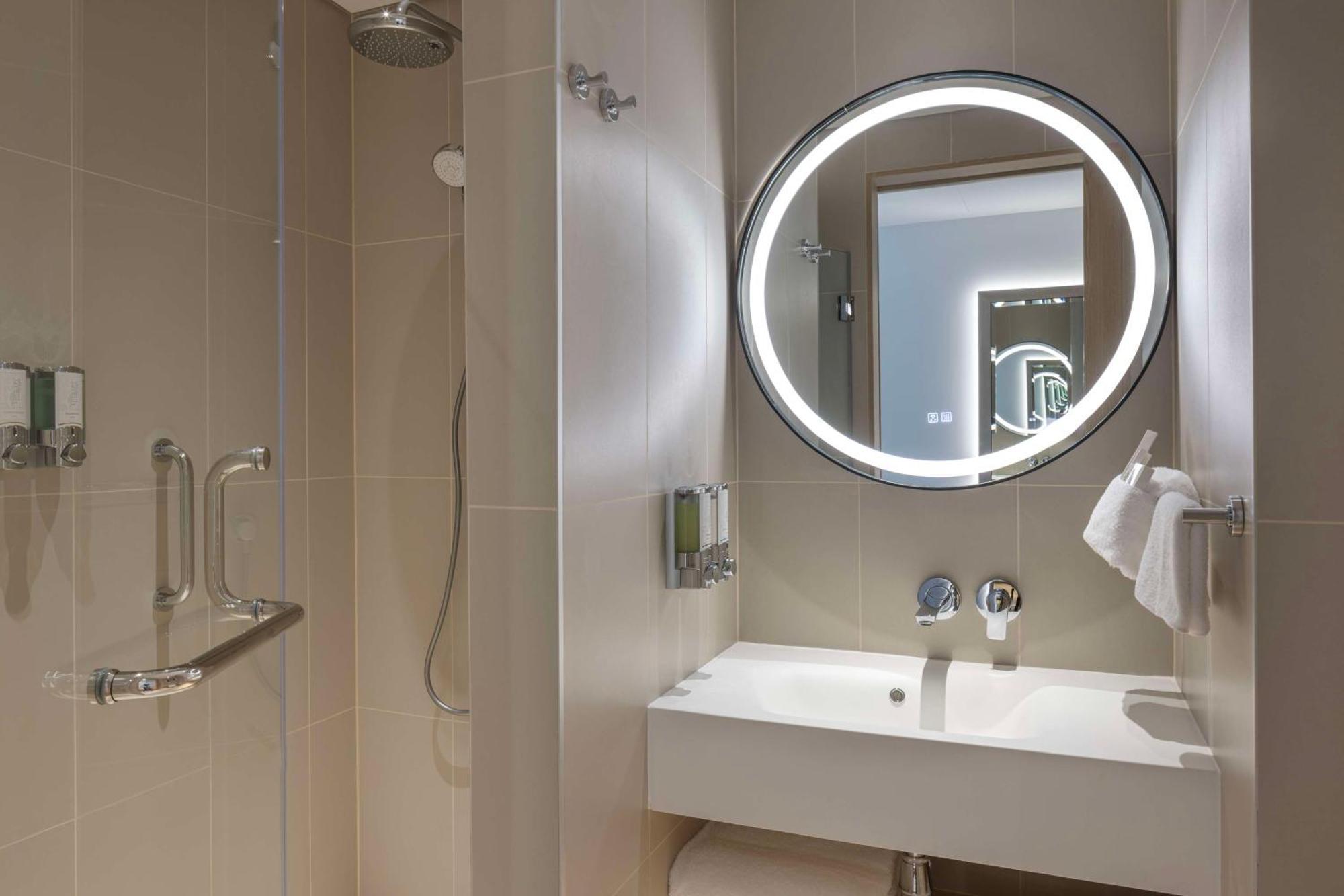 Hampton By Hilton Kuwait Salmiya Hotel Koeweit Buitenkant foto