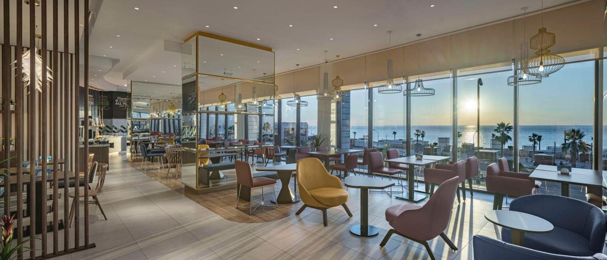 Hampton By Hilton Kuwait Salmiya Hotel Koeweit Buitenkant foto