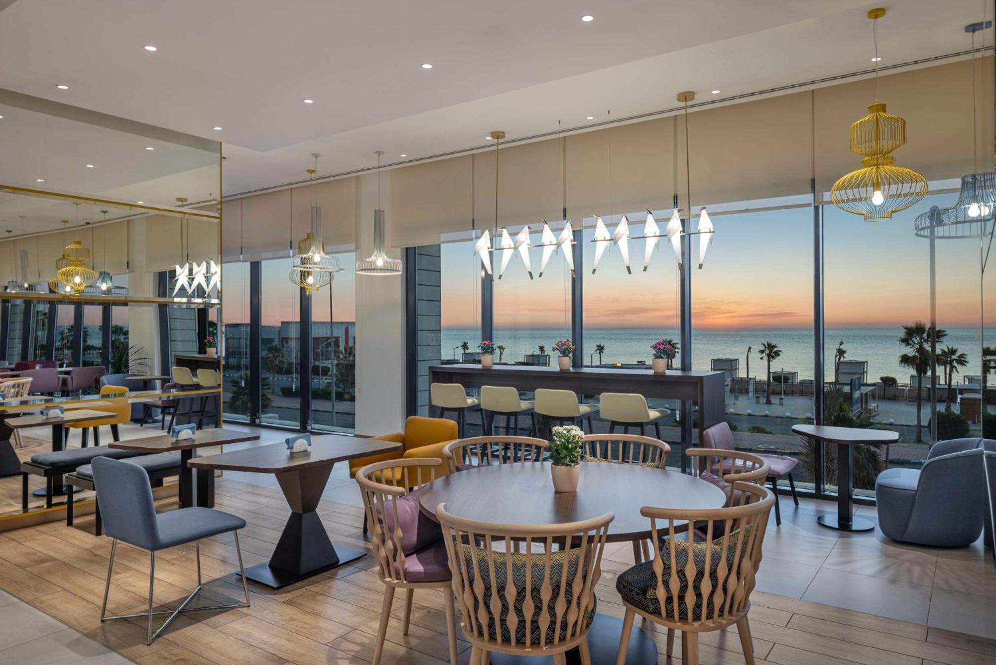 Hampton By Hilton Kuwait Salmiya Hotel Koeweit Buitenkant foto